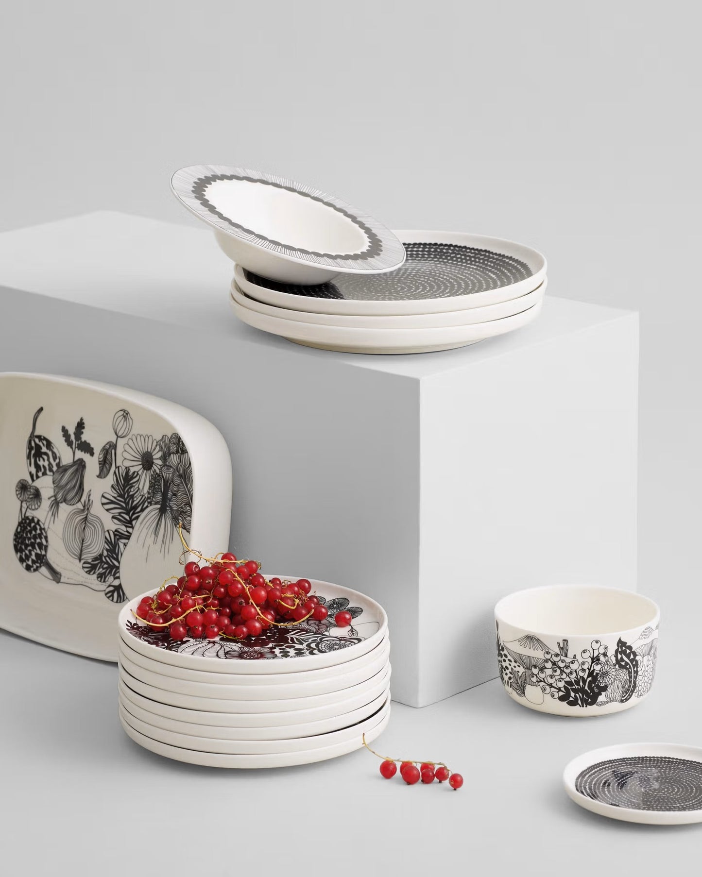 Marimekko Deep Plate Pasta Bowl Oiva/Slirtolapuutarha 20cm