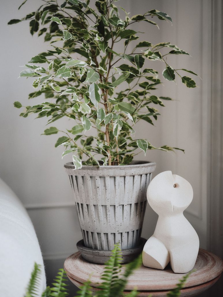 Bergs Pantheon Raw Terracotta Grey Planter