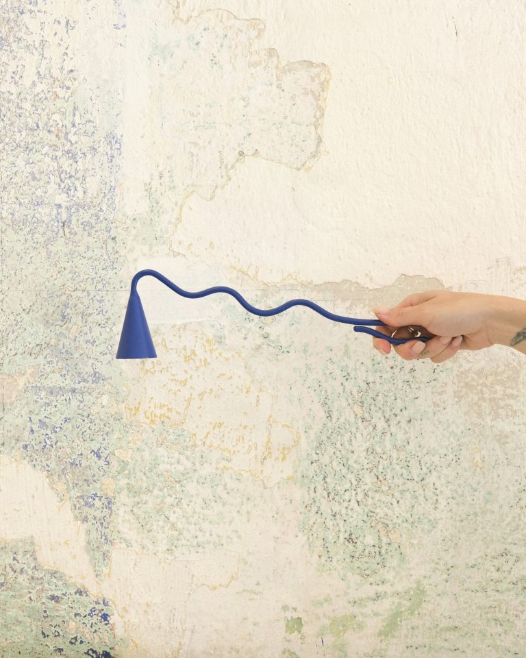 Nada Duele Hand Forged Iron Candle Snuffer