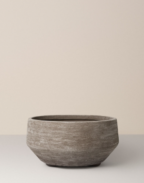 Bergs Potter Doma Plater Raw Grey Terracotta with three feet