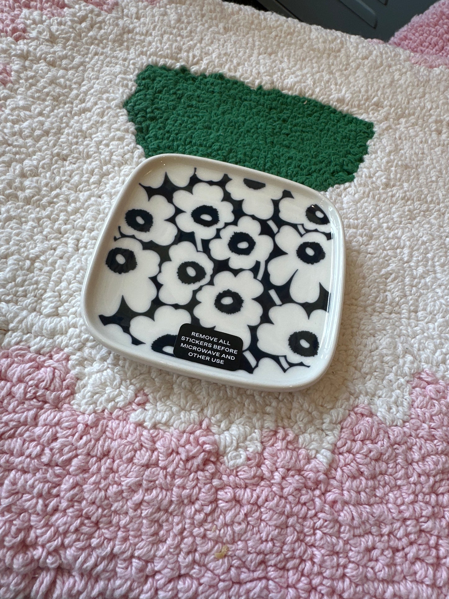 Marimekko Pikkuinen Unikko Plate (Small Square) Navy