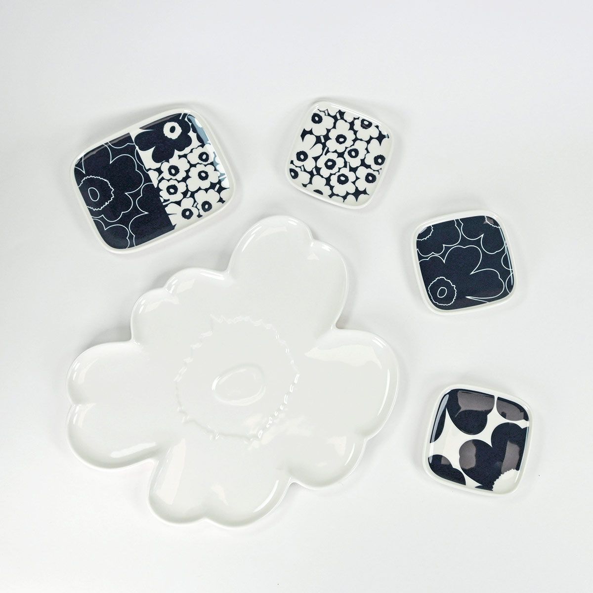 Marimekko Unikko Shape Serving Plate 13"
