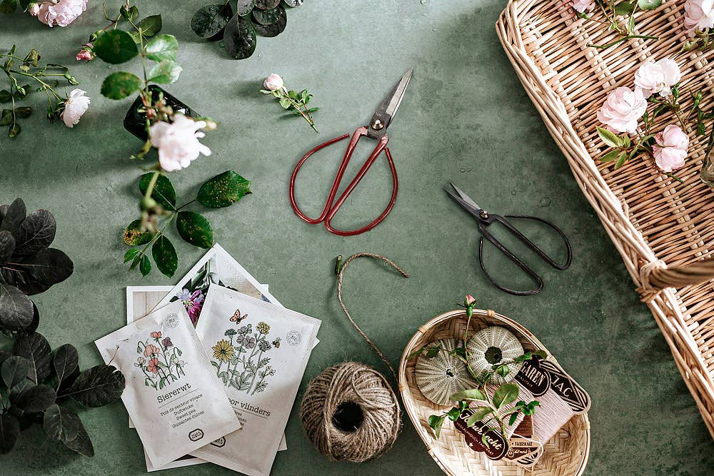 Medium Floral Shears 7" L