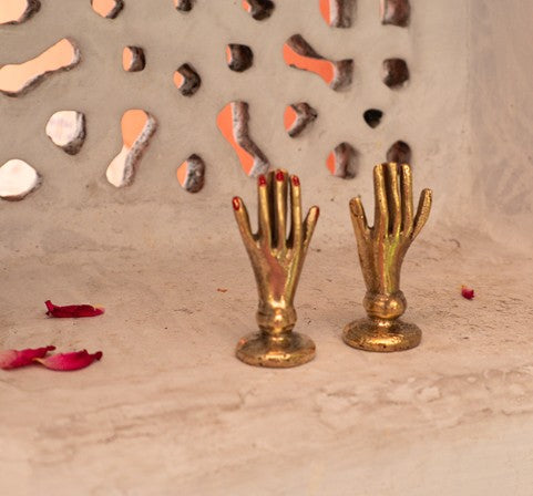 Bella Hand Card Holder 2.25"H