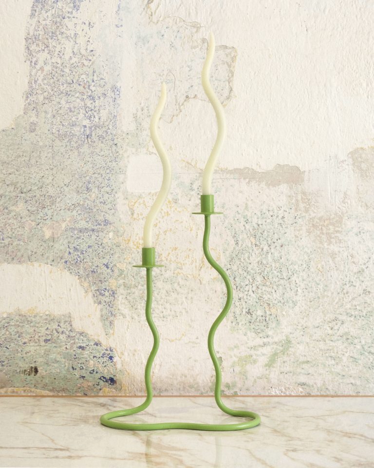 Nada Duele Waves Candle Stick